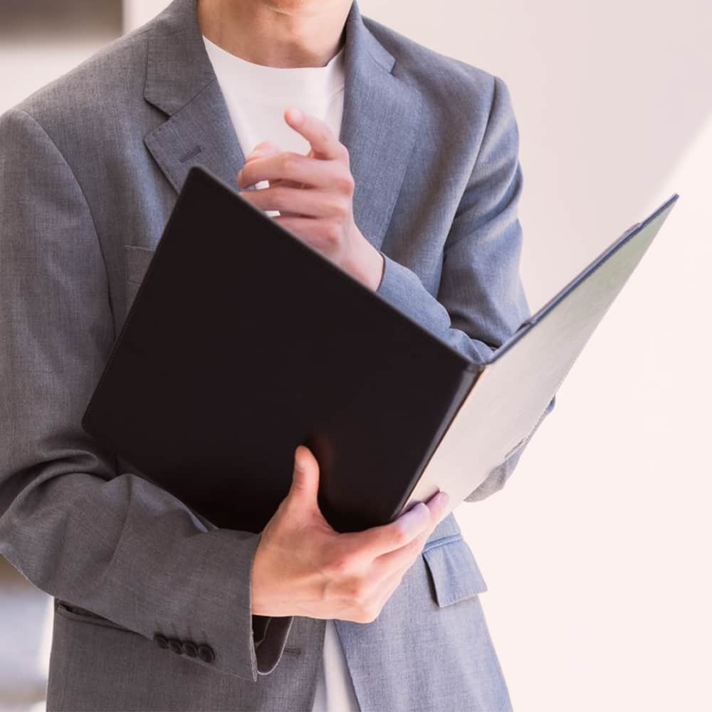 部品を持つ画像